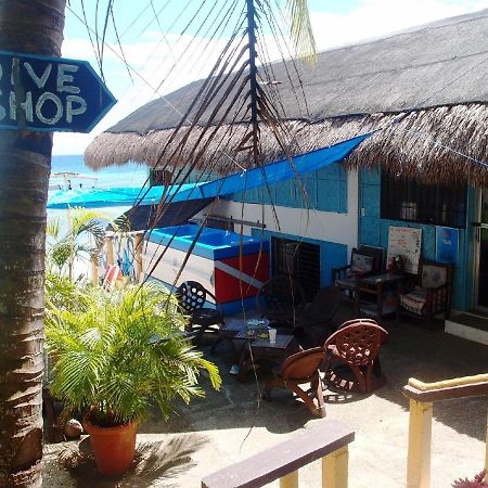 Reddoorz Premium @ Flower Beach Anda Anda  Exterior photo