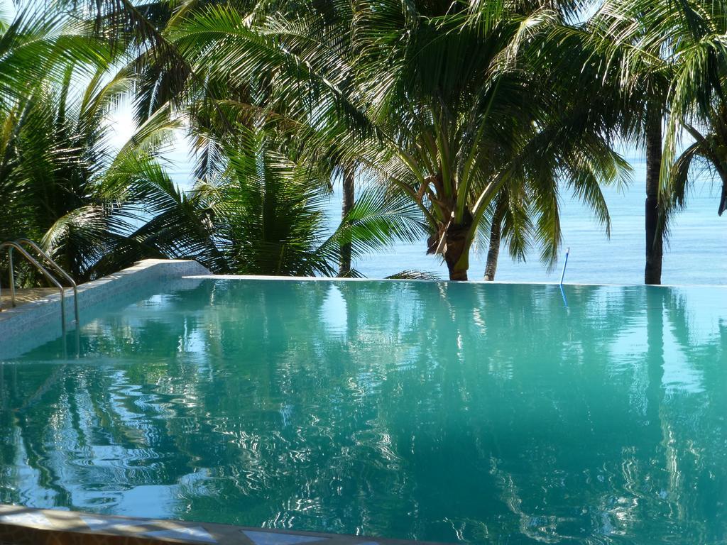 Reddoorz Premium @ Flower Beach Anda Anda  Exterior photo
