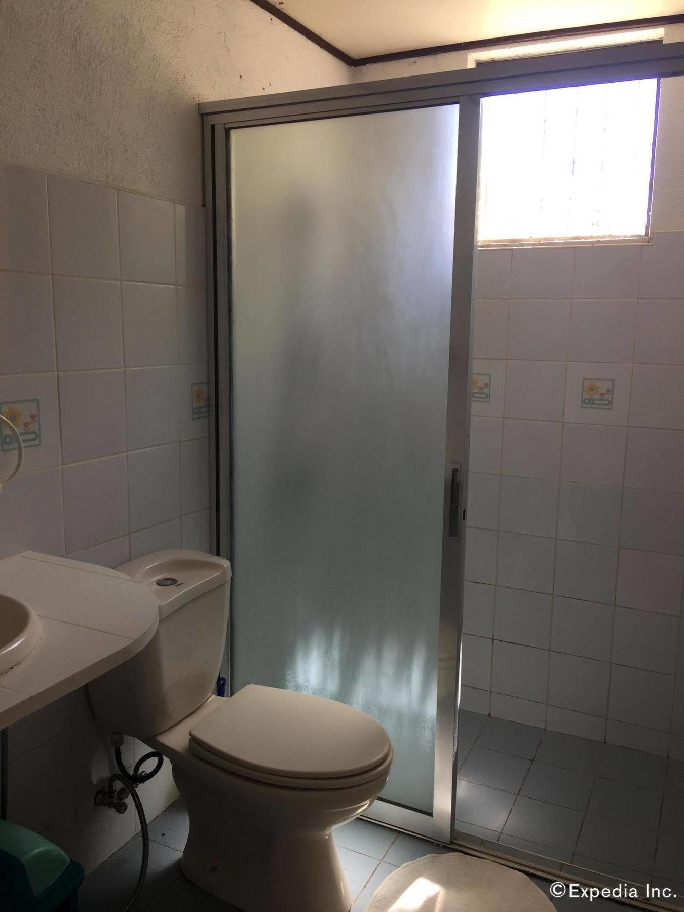Reddoorz Premium @ Flower Beach Anda Anda  Exterior photo
